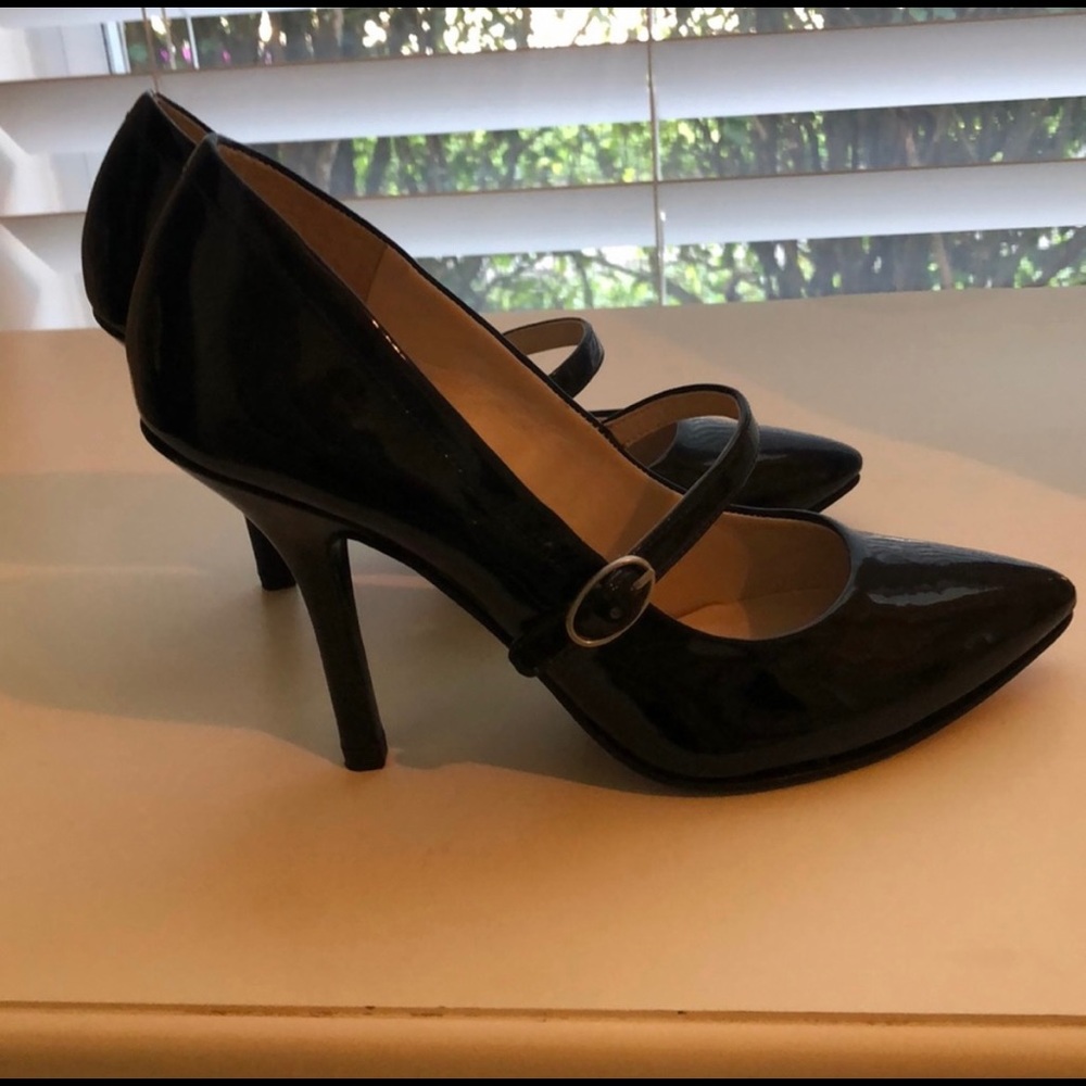 Nine West Mary Jane Heels